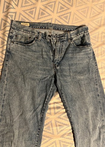 Levis 33