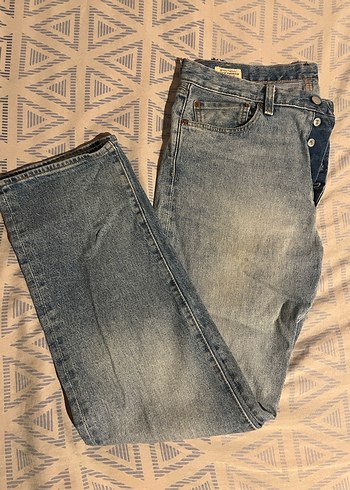 Levis 33