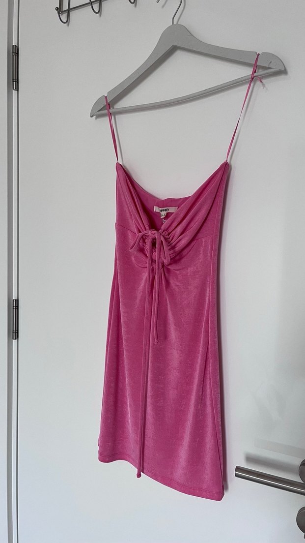 Parlak Pembe Straplez Yaka Mini Elbise - Görsel 2