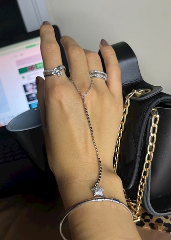 Zincir Detaylı Altın Rengi Minimalist El Zinciri - Görsel 2