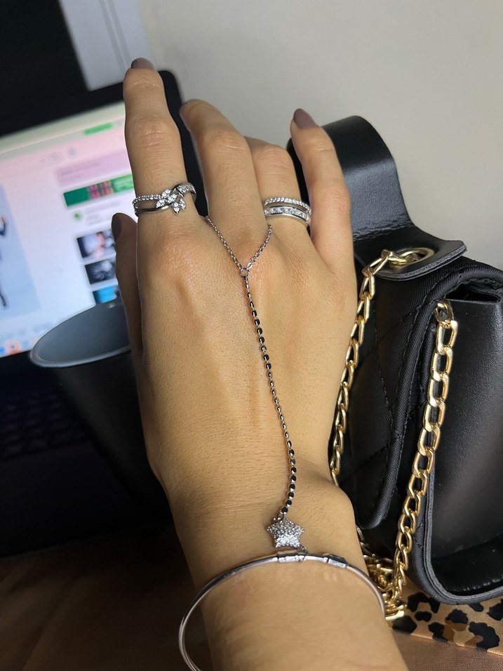 Zincir Detaylı Altın Rengi Minimalist El Zinciri - Görsel 2