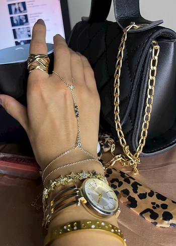 Zincir Detaylı Altın Renk Kadın El Zinciri - Görsel 3