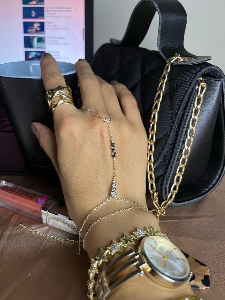 Zincir Detaylı Altın Renk Kadın El Zinciri - Görsel 2