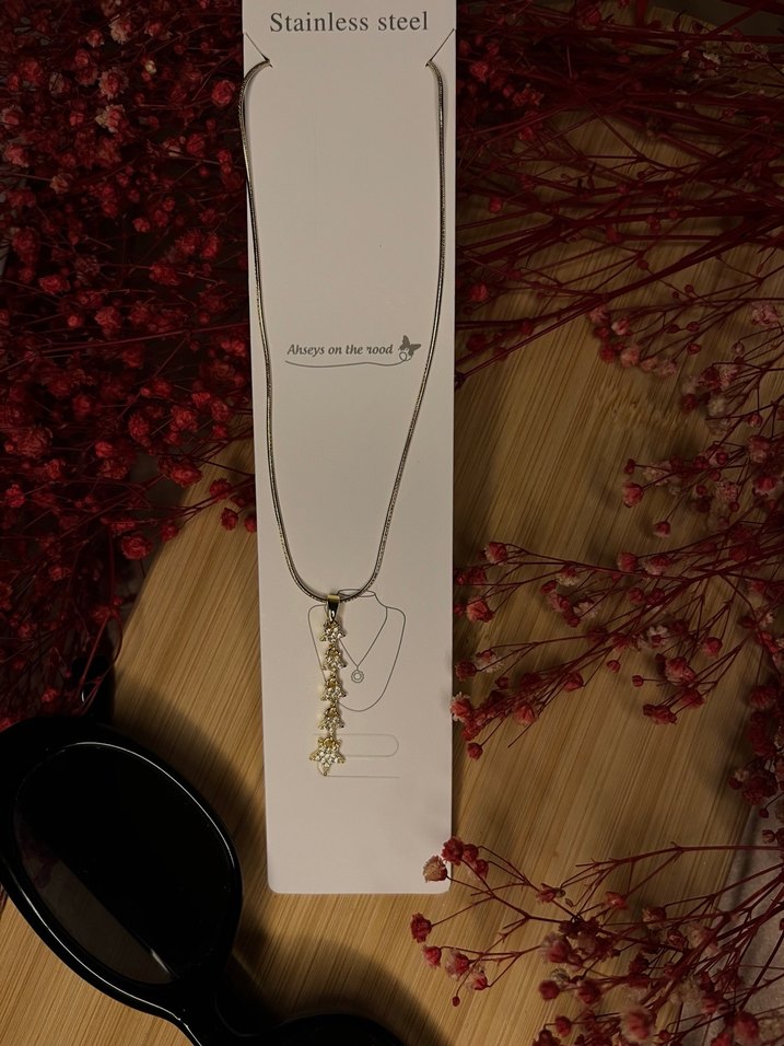 Altın Renkli Uzun Zincir Detaylı Kolye - Görsel 2