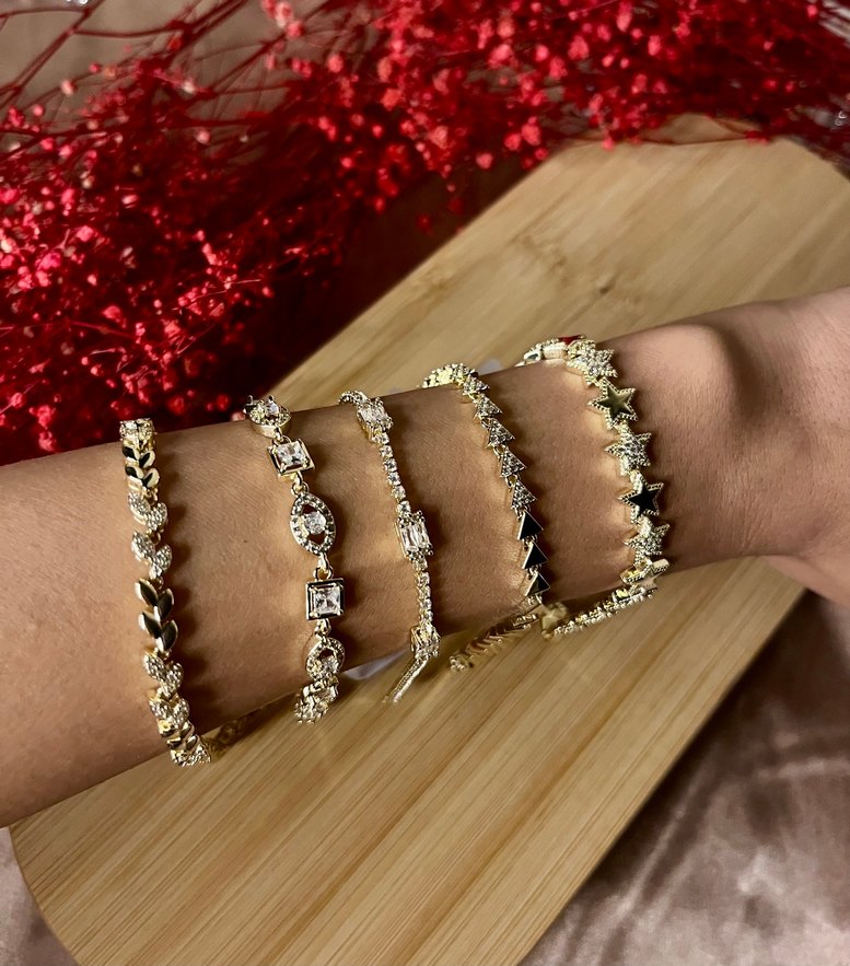 Zincir Detaylı Altın Renk Kadın Bileklik - Görsel 2