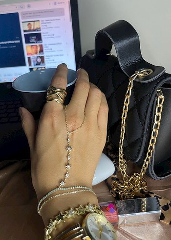 Zincir Detaylı Altın Renk Kadın El Zinciri - Görsel 3