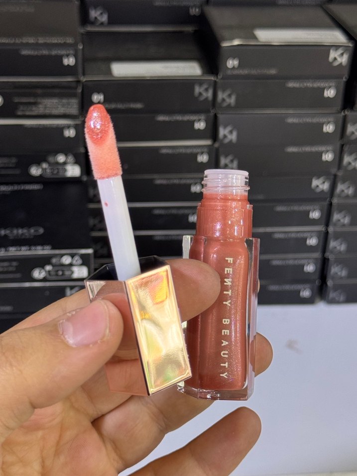 Fenty Beauty Shiny Bej Lip Gloss - Görsel 2