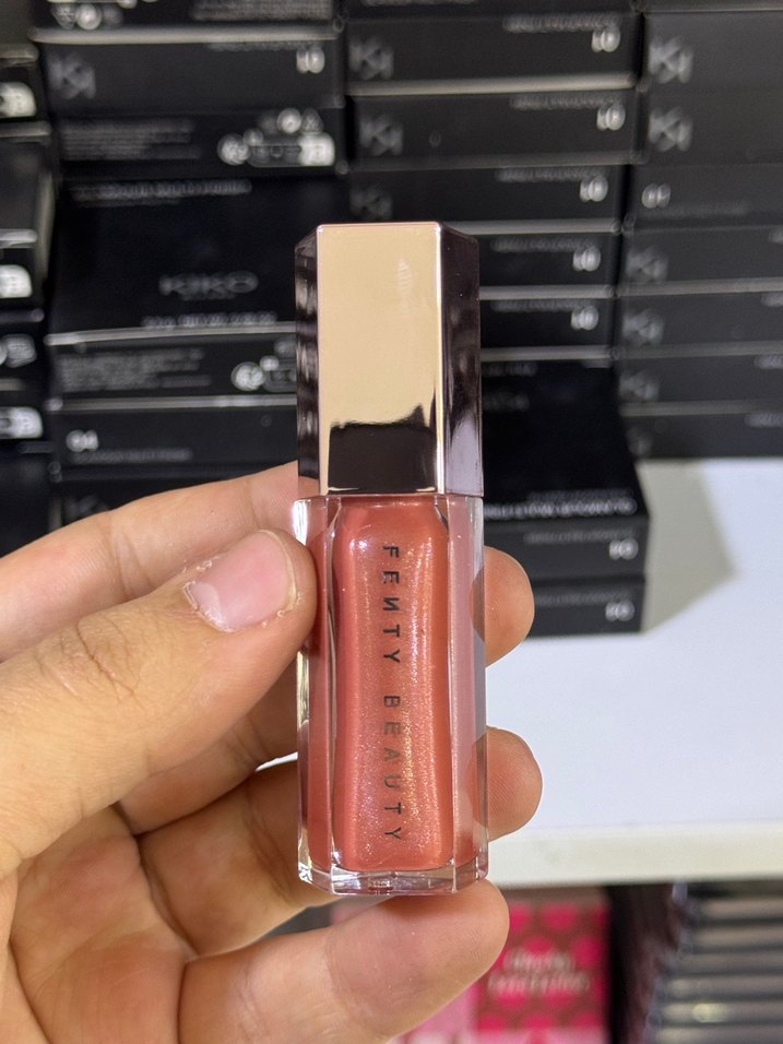 Fenty Beauty Shiny Bej Lip Gloss - Görsel 3