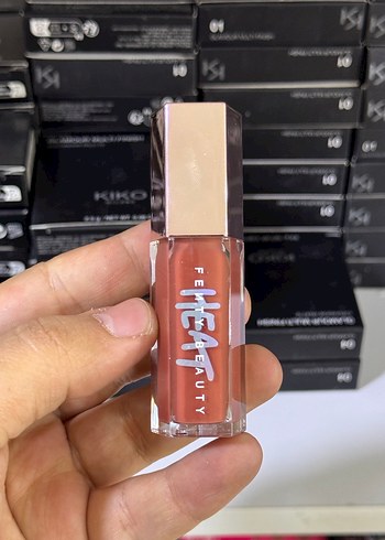 Fenty Glow Heat 03 Parlak Bej Dudak Parlatıcısı - Görsel 3