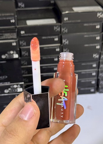 Fenty Glow Heat 03 Parlak Bej Dudak Parlatıcısı - Görsel 2