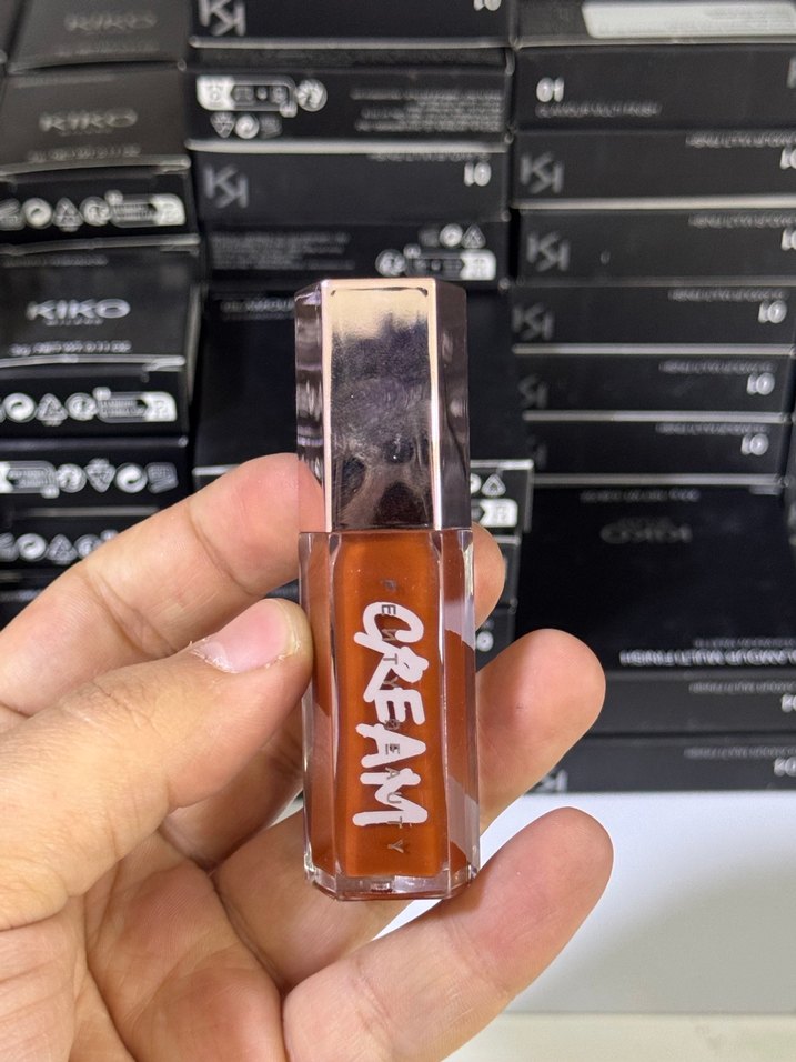 Fenty Beauty Krem Parlak Kahverengi Lip Gloss - Görsel 3