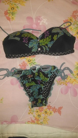 siyah bikini 