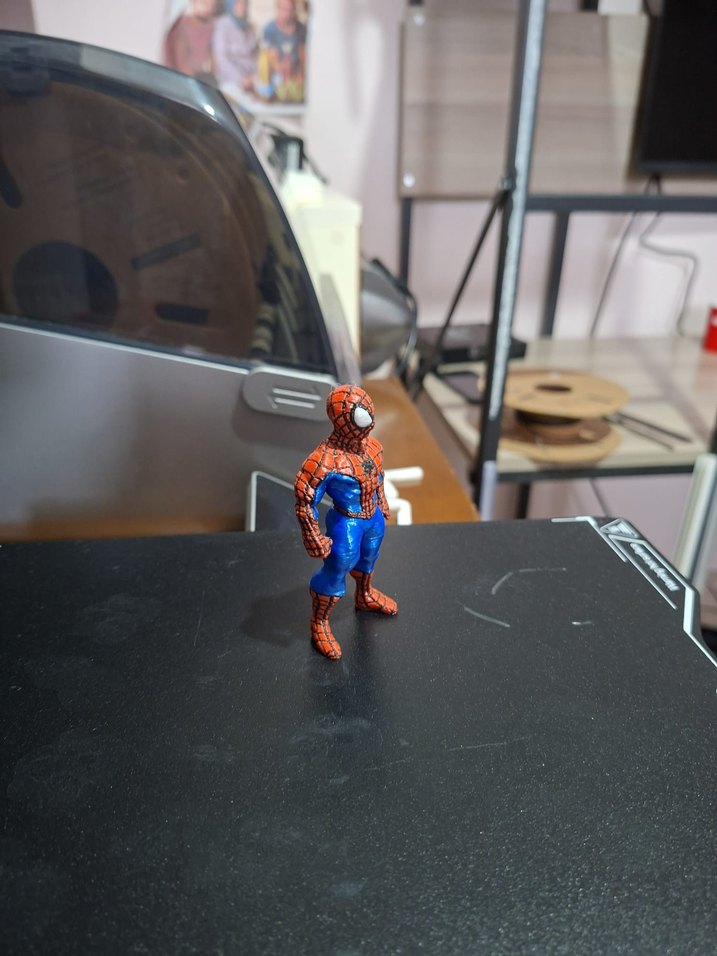 Renkli Örümcek Adam Figürü - Görsel 2