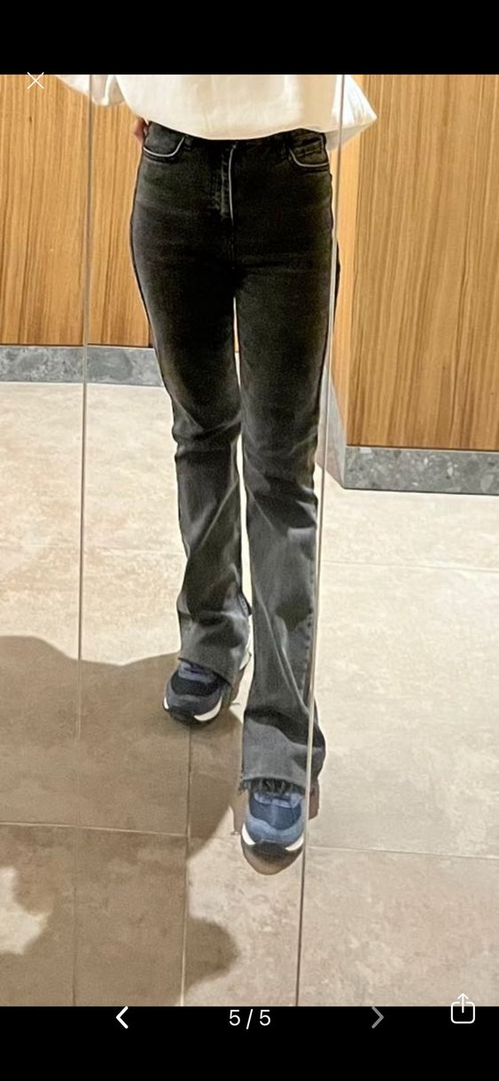 Gri Yırtmaç Paçalı Kadın Denim Pantolon - Görsel 2