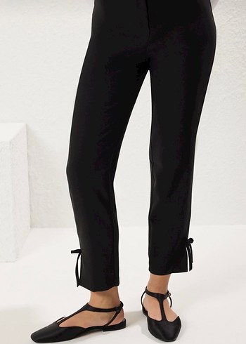 Siyah Fiyonk Detaylı  Kadın Kumaş Pantolon - Görsel 2