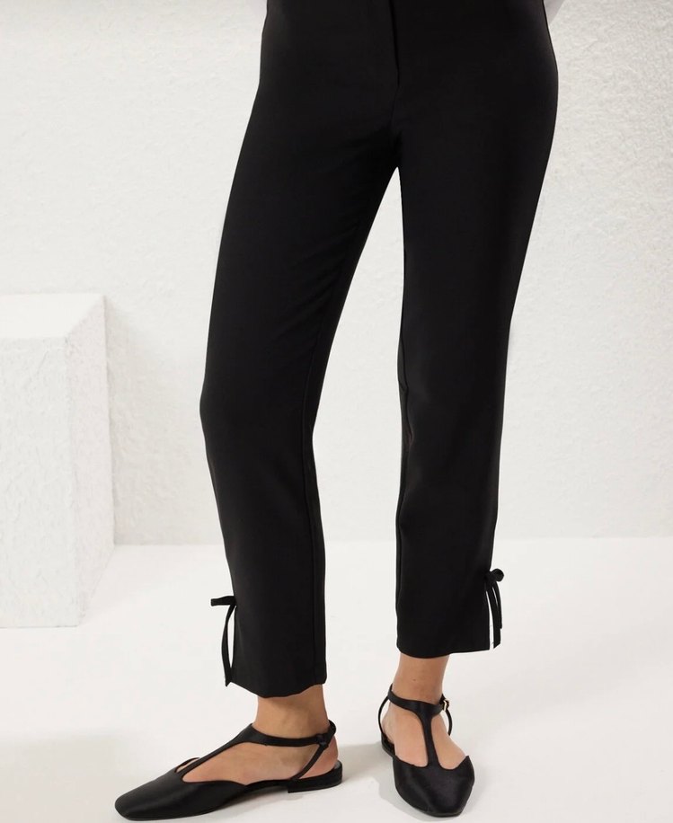 Siyah Fiyonk Detaylı  Kadın Kumaş Pantolon - Görsel 2