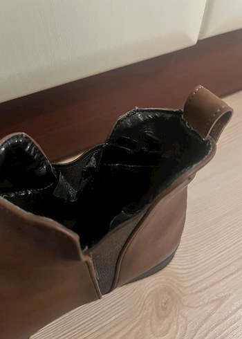 Kahverengi Deri Kadın Bot - Görsel 3