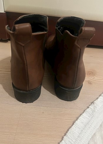 Kahverengi Deri Kadın Bot - Görsel 4