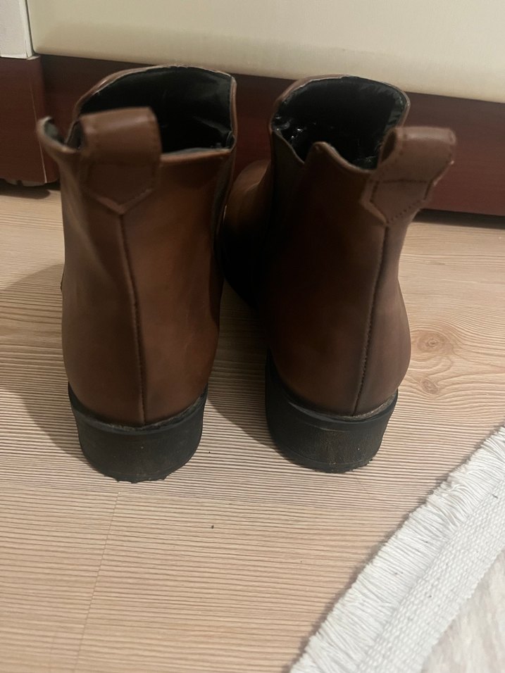 Kahverengi Deri Kadın Bot - Görsel 4