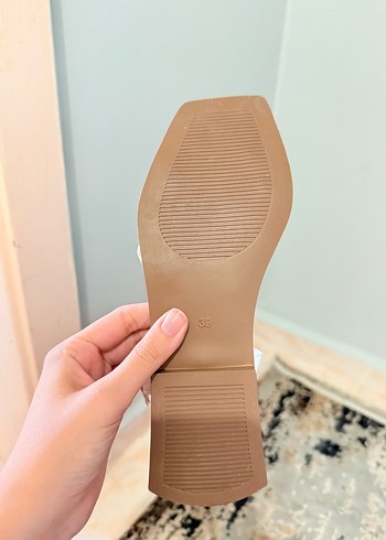 Diğer Beyaz Tokalı Blok Topuklu Kadın Sandalet
