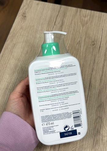 CeraVe Köpüren Yüz Temizleyici Jel - Görsel 3