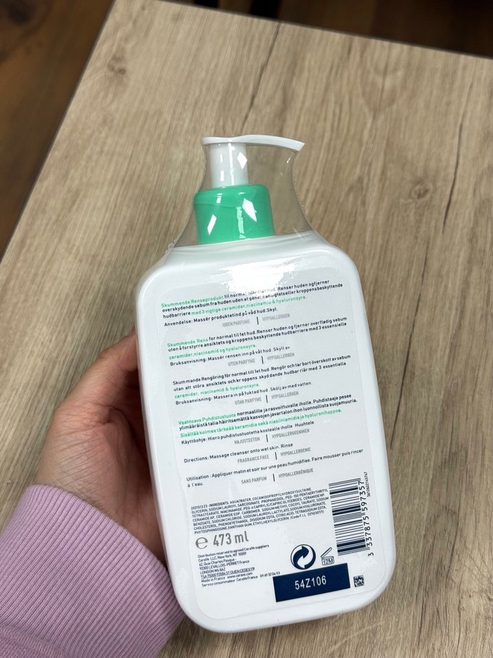 CeraVe Köpüren Yüz Temizleyici Jel - Görsel 3