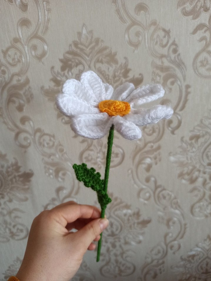 El Yapımı Beyaz Papatya Motifli Örgü Çiçek - Görsel 2