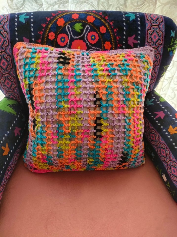 Renkli Bohem Örgü Kırlent Kılıfı - Görsel 3