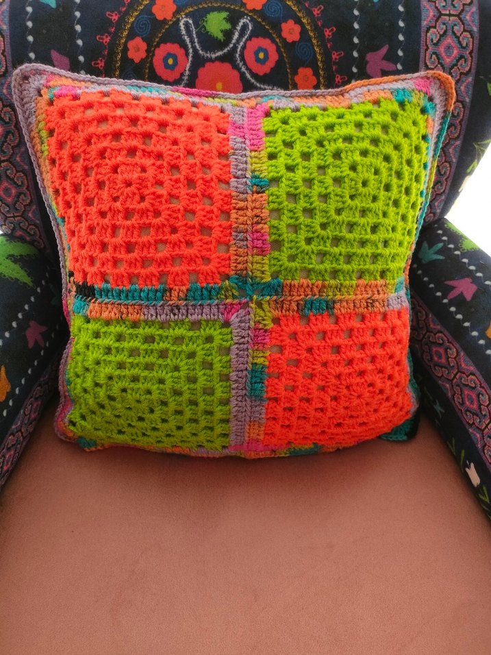 Renkli Bohem Örgü Kırlent Kılıfı - Görsel 2