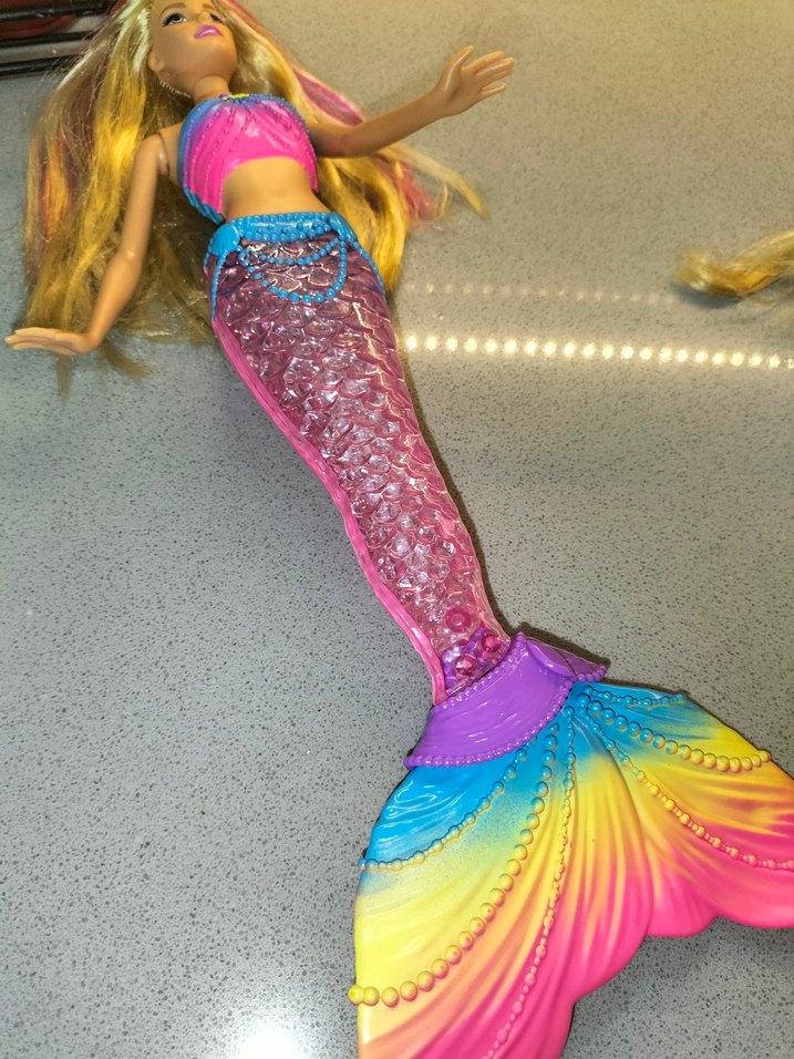 Orijinal ışıklı Deniz kızı Barbie - Görsel 3