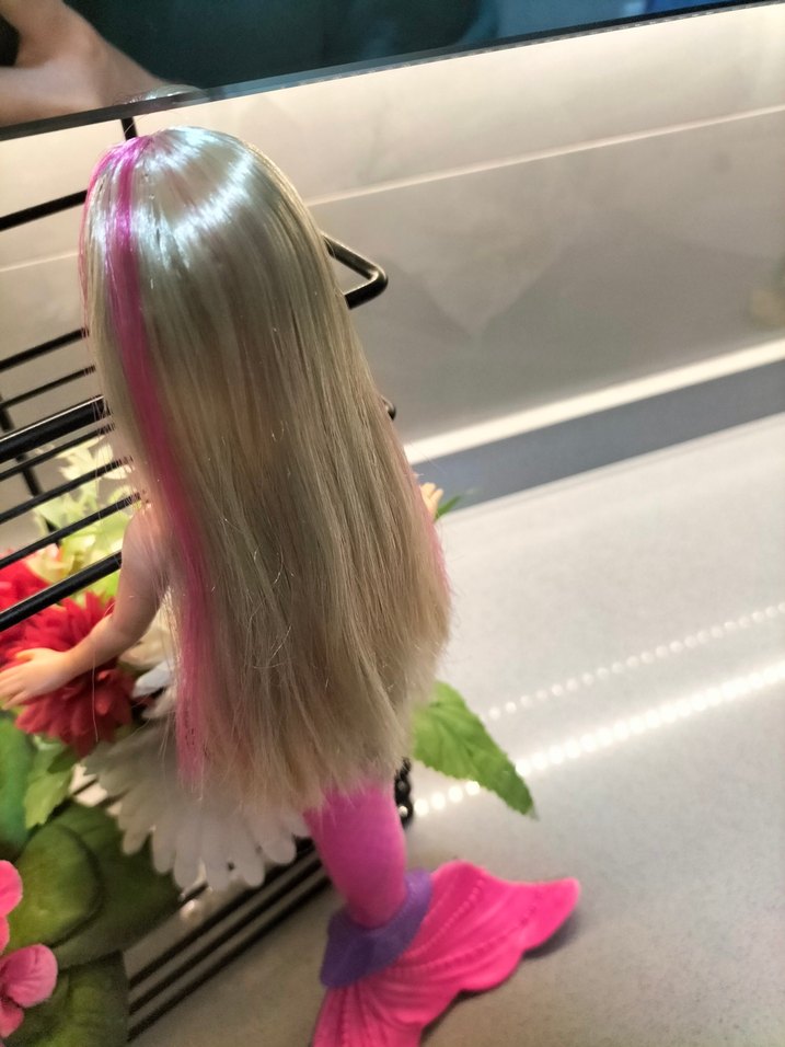 Orijinal ışıklı Deniz kızı Barbie - Görsel 4