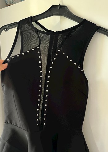 Siyah Kemerli Gotik V Yaka Bluz - Görsel 2