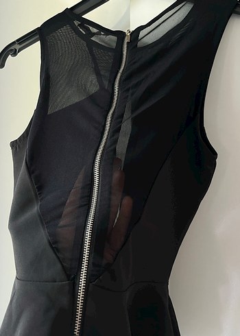 Siyah Kemerli Gotik V Yaka Bluz - Görsel 5