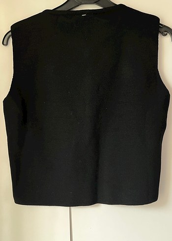 Düğmeli V Yaka Siyah Kolsuz Mini Bluz - Görsel 4