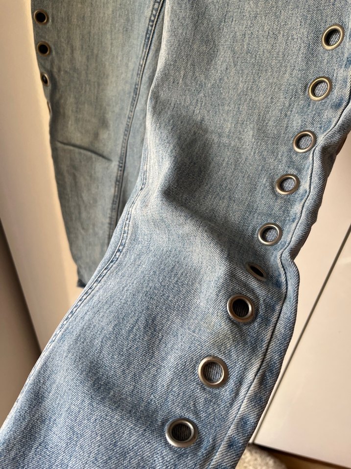 Düğmeli Mavi Rahat Kesim Kadın Kot Pantolon - Görsel 4