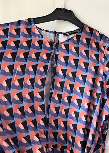 Kısa Kol Tüylü Mini Desenli Kadın Bluz - Görsel 4