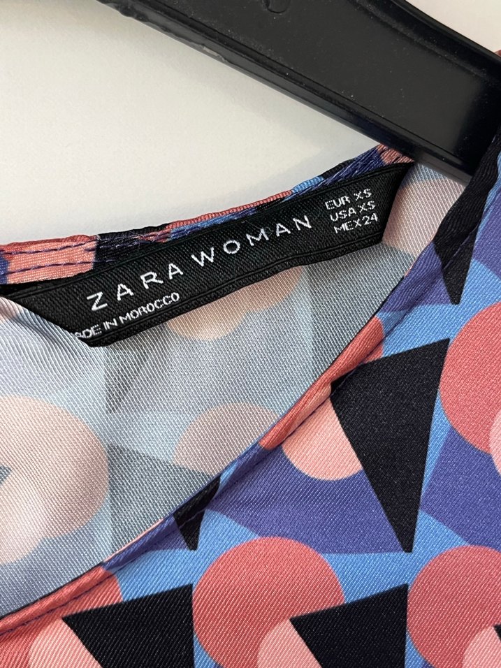 Kısa Kol Tüylü Mini Desenli Kadın Bluz - Görsel 3