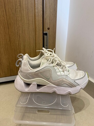38 Beden beyaz Renk Nike spor ayakkabı