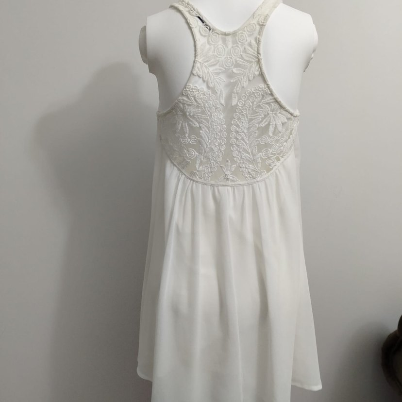 Dantel Detaylı Beyaz Bohem Kolsuz Bluz - Görsel 3