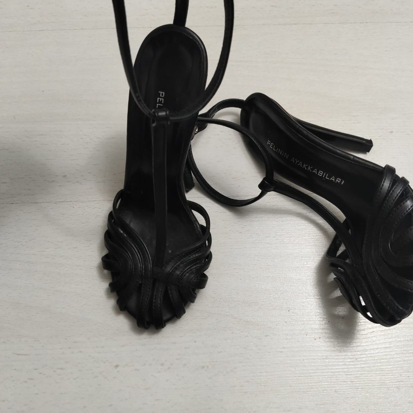 Pelinin ayakabıları Siyah Futiristik Topuklu Ayakkabı - Görsel 3