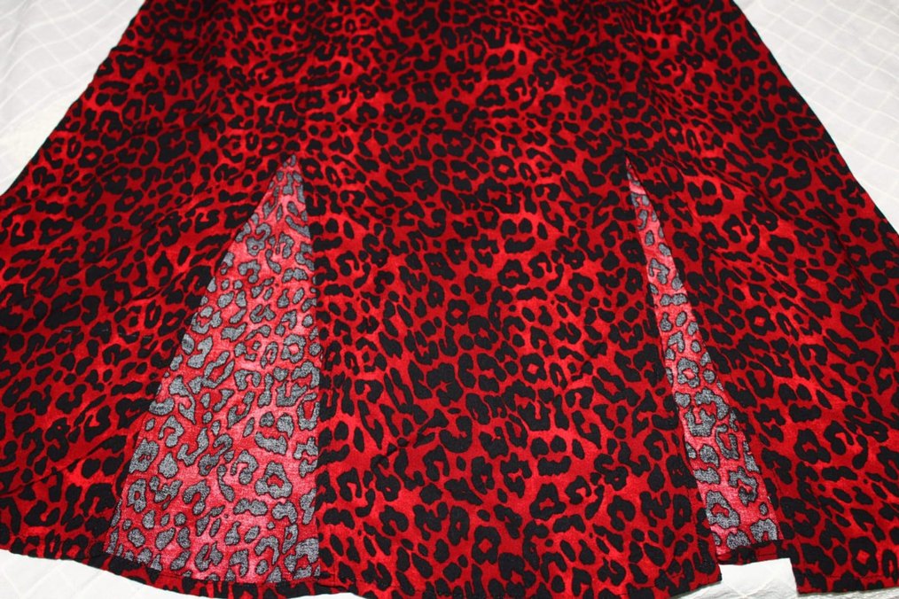 SUWEN Kırmızı Leopar Desenli Uzun Mini Elbise - Görsel 3