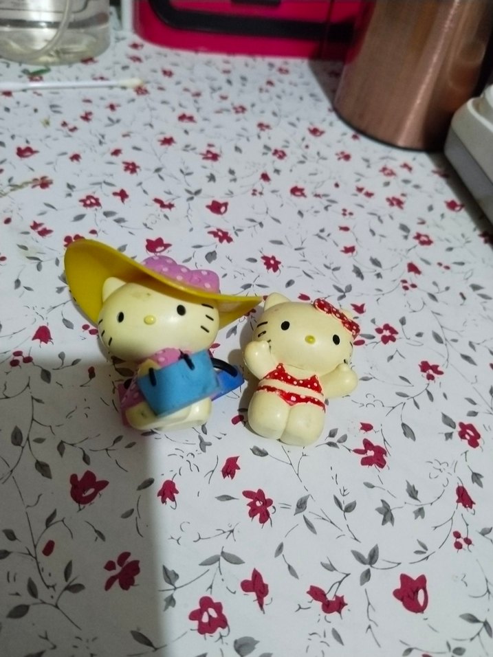 Renkli Beyaz Hello Kitty Figürü ikisi fiyati - Görsel 2
