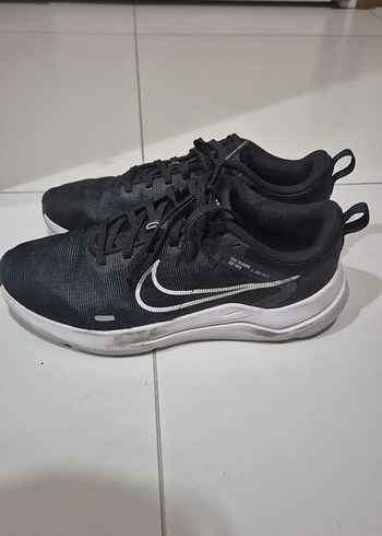 Nike Siyah Spor ve Günlük Koşu Ayakkabısı - Görsel 3