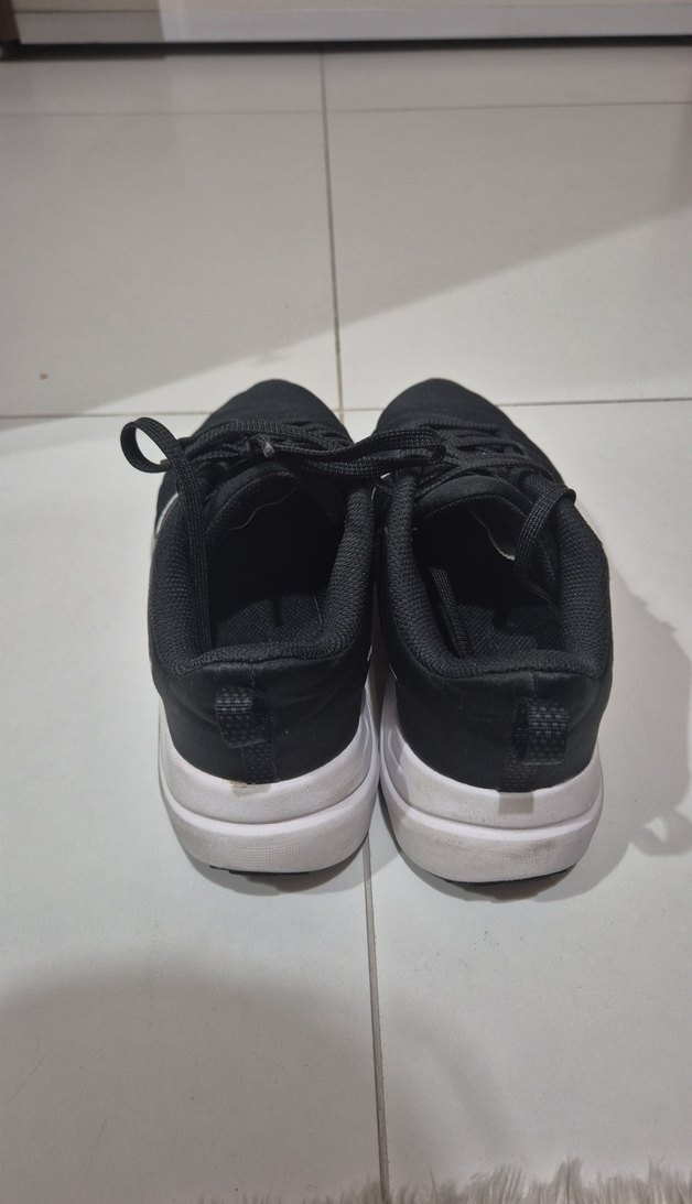 Nike Siyah Spor ve Günlük Koşu Ayakkabısı - Görsel 2