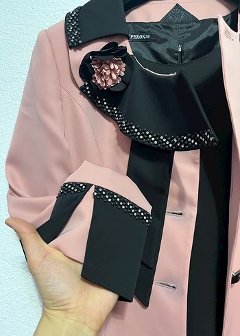 Pembe Nakışlı Uzun Kadın Kaban - Görsel 2