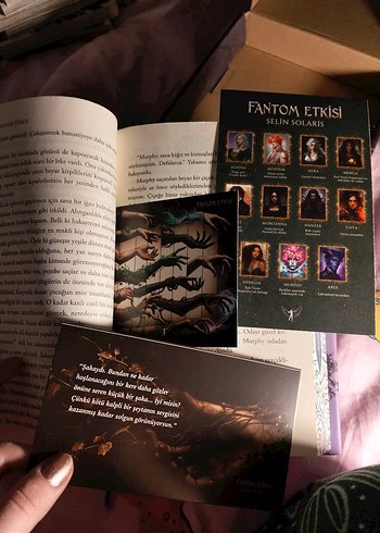 Fantom Etkisi imzalı kutu - Selin Solaris Roman - Görsel 3