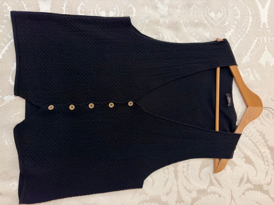 Düğmeli Siyah Triko Süveter - Görsel 4