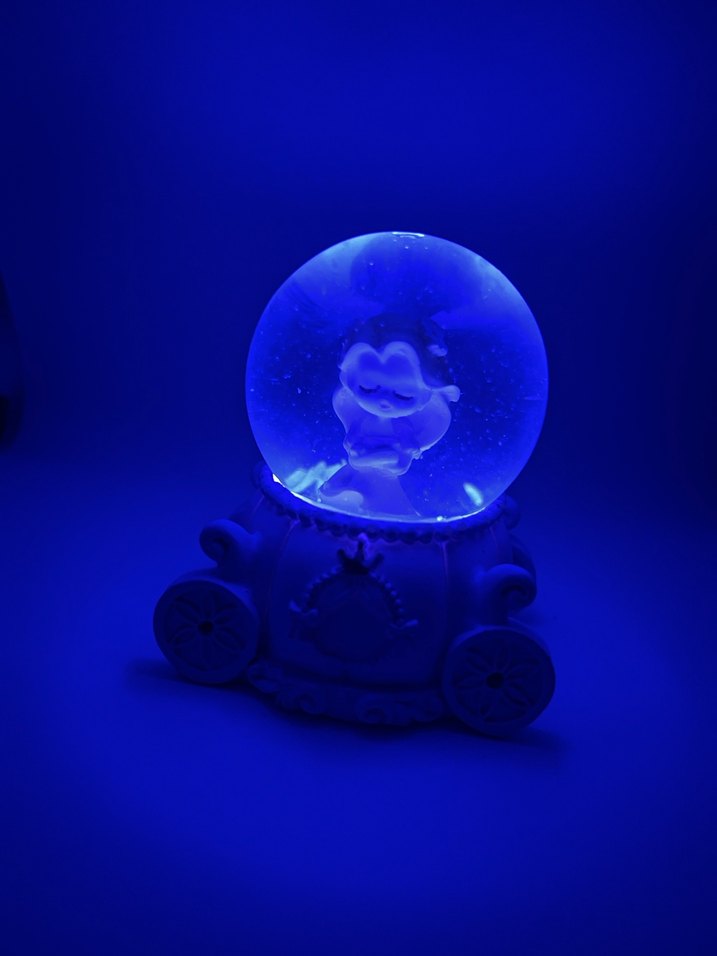 Prenses Figürlü Işıklı Kar Küresi - Görsel 2