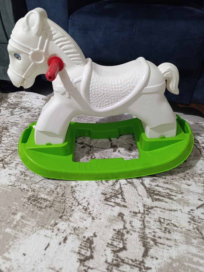 Renkli Tabanlı Beyaz Sallanan At Oyuncağı - Görsel 2