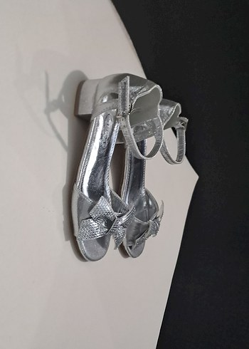 Kız Çocuk Gri Metalik Yılan Desenli Tokalı Ayakkabı sport uni - Görsel 2